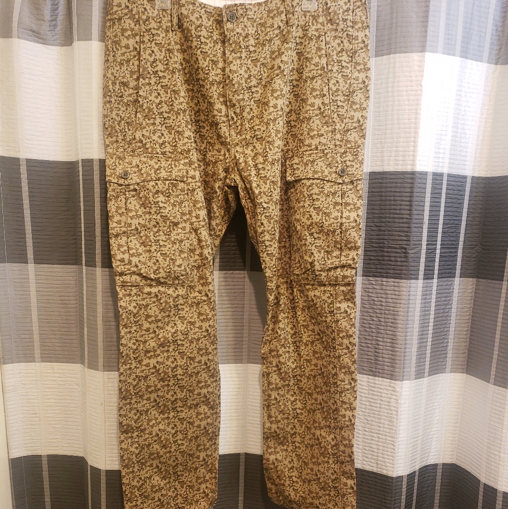 Levi Camo cargo